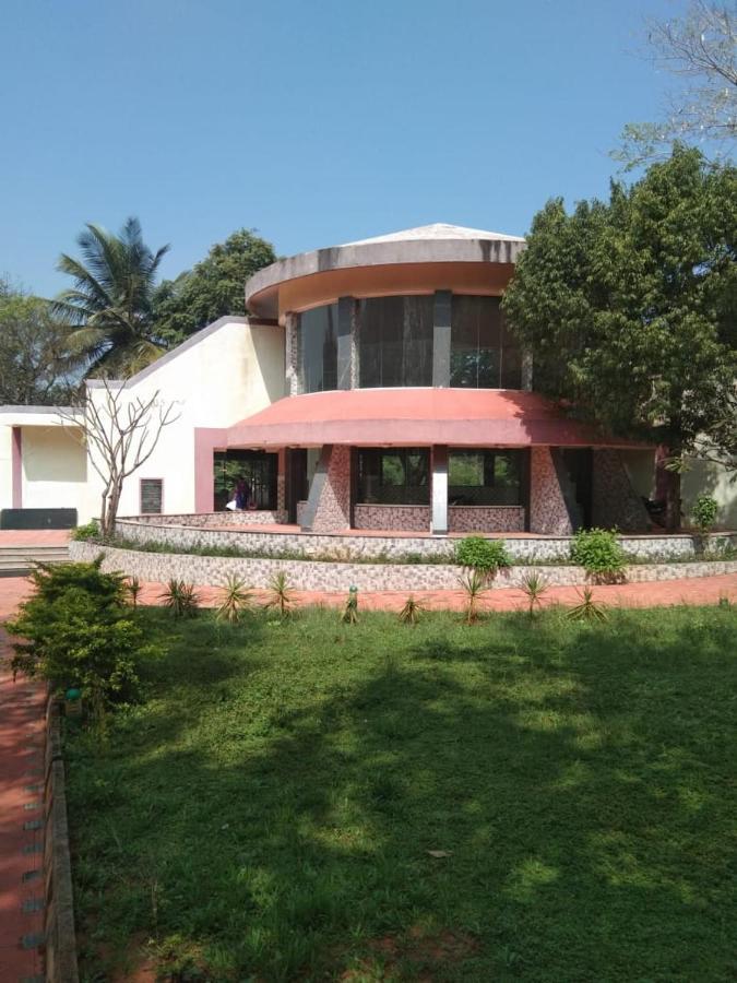 Kstdc Hotel Mayura Pavithra Yediyur Kunigal Exterior foto