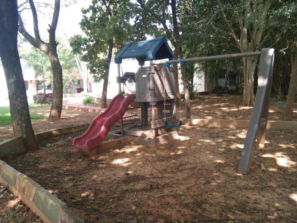 Kstdc Hotel Mayura Pavithra Yediyur Kunigal Exterior foto
